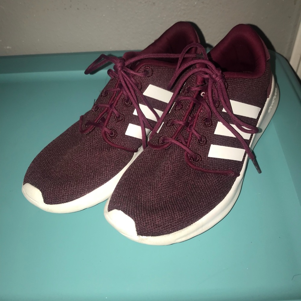 Women’s size 6.5 Adidas Cloudfoam QT Racers